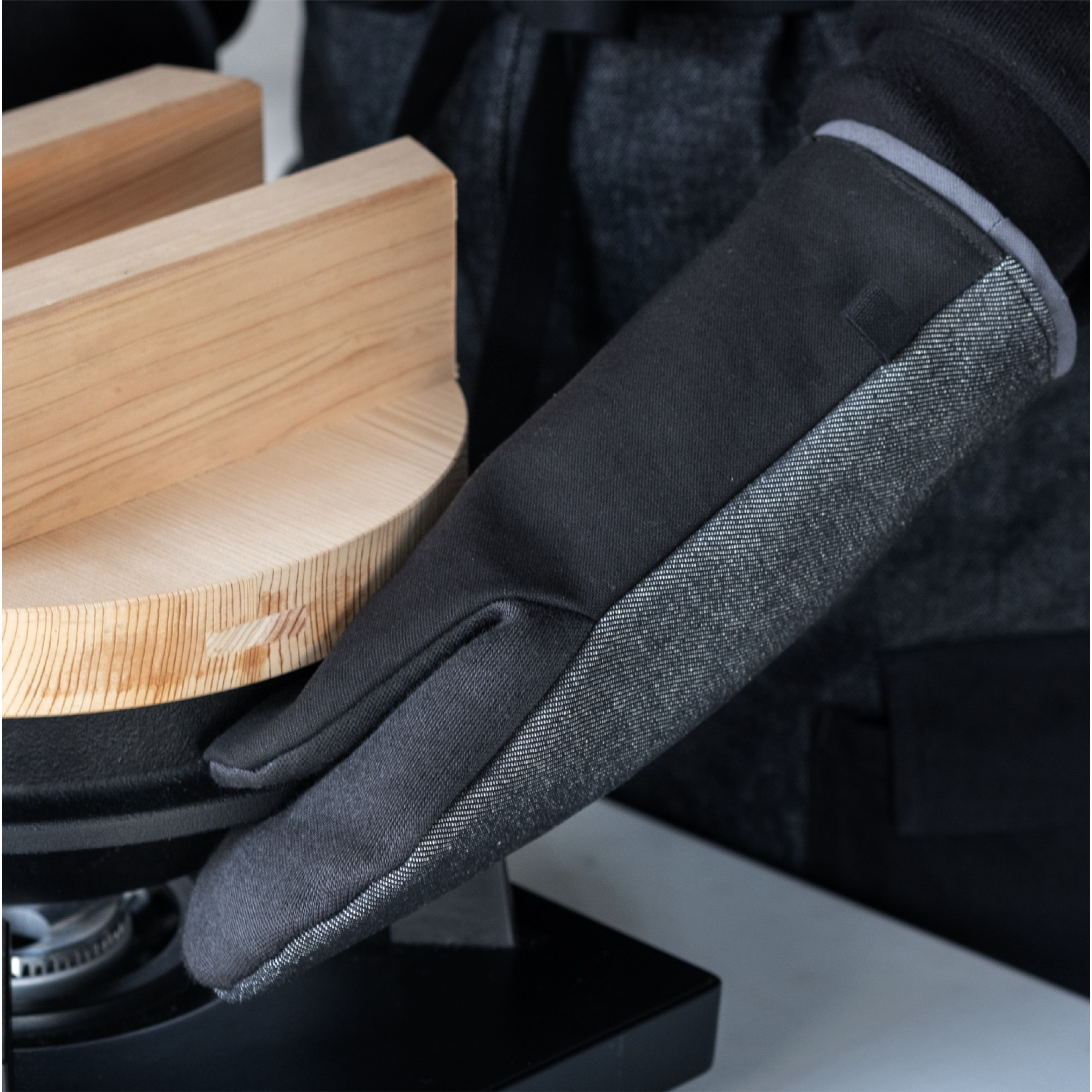 KAMA-ASA's Denim Mitten (Piece of hand)