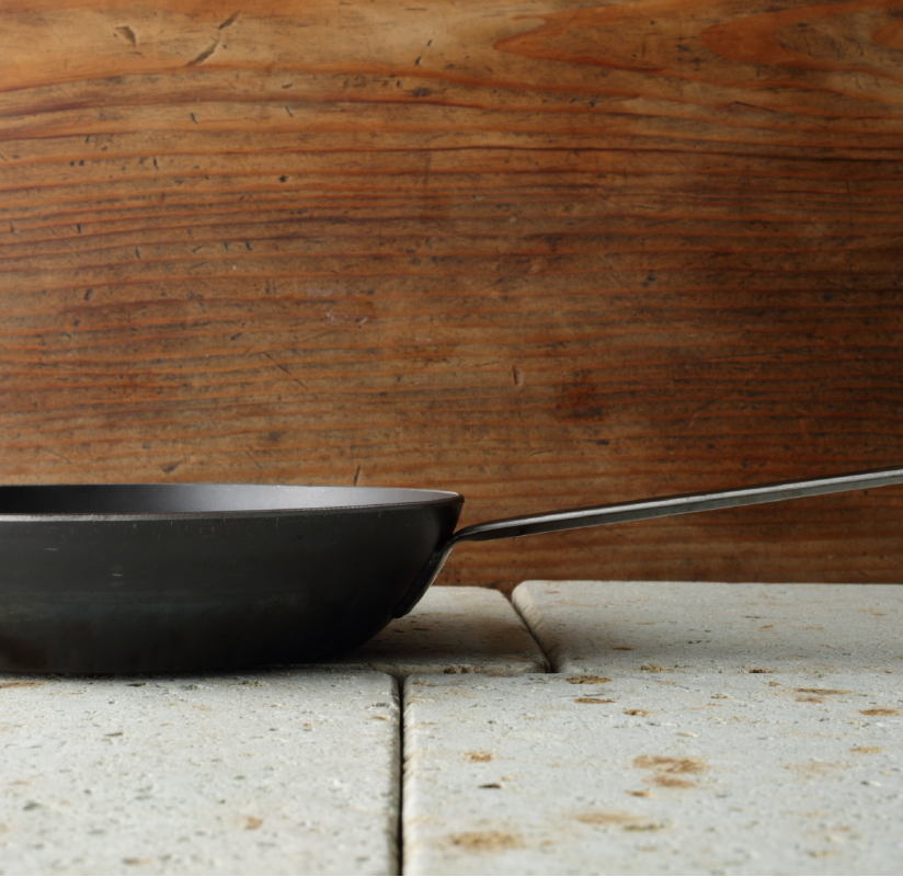 KAMA-ASA's Hammered Iron Frying Pan 26cm